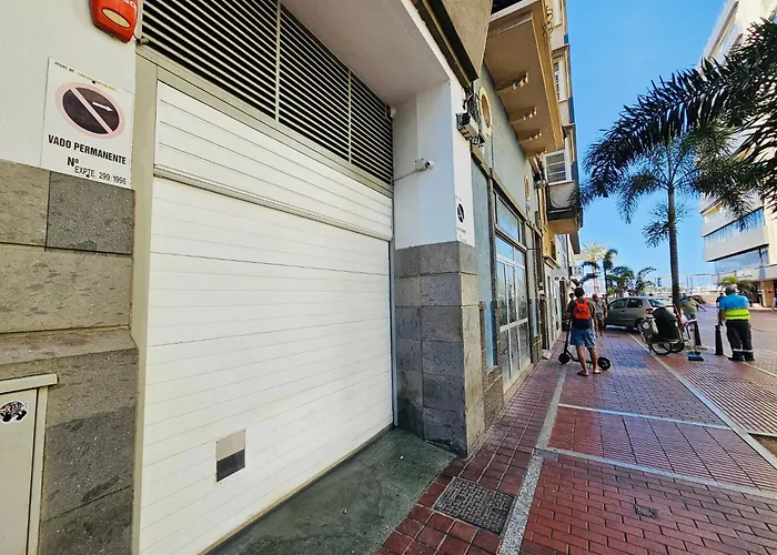 2 Bedrooms Flat + Balcony + Parking At Las Canteras Beach
