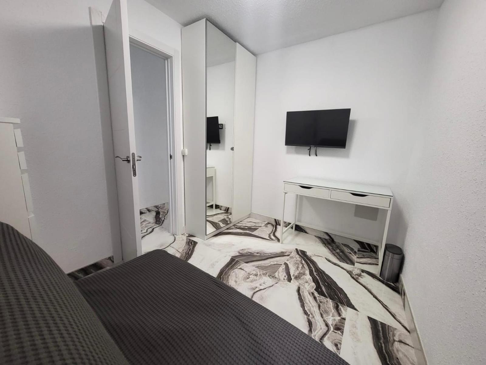 2 Bedrooms Flat + Balcony + Parking At Canteras Apartamento *