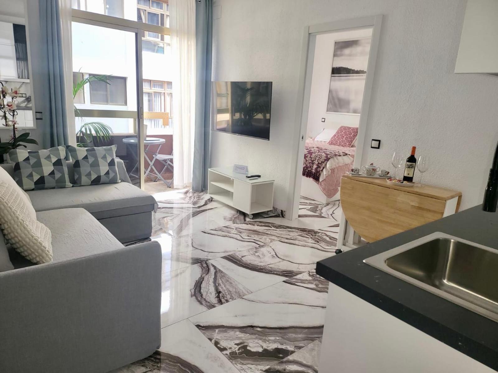 Apartment 2 Bedrooms Flat + Balcony + Parking At Canteras