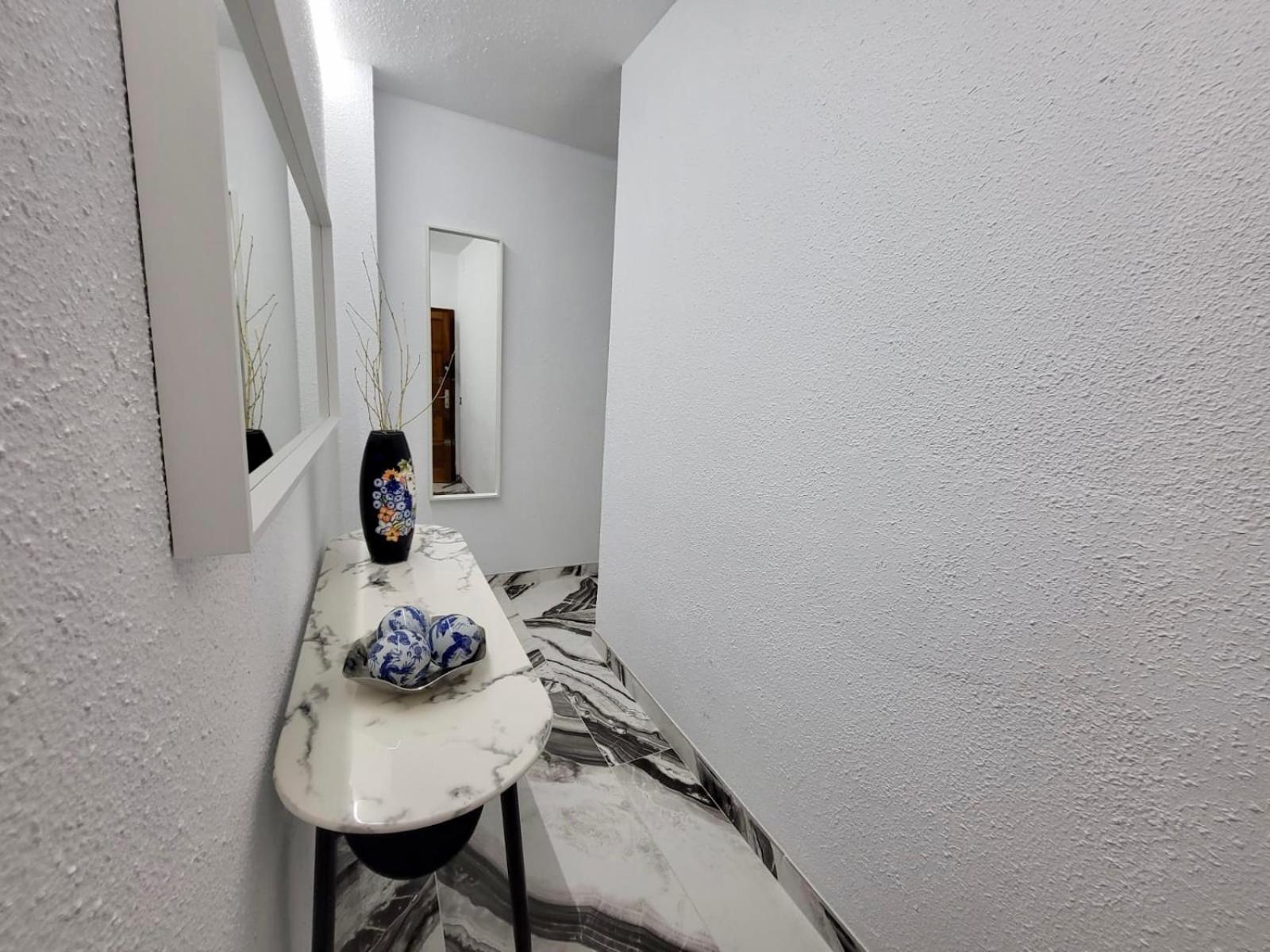 2 Bedrooms Flat + Balcony + Parking At Canteras Appartement
